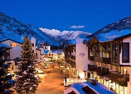 Penthouse with Panoramic Views of Vail Mountain and the Gore Range by 