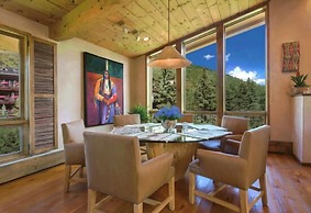 Penthouse with Panoramic Views of Vail Mountain and the Gore Range by 