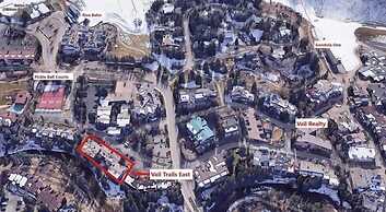 Condo with Free WiFi & Uncovered Parking Close to Riva Bahn and Gold P