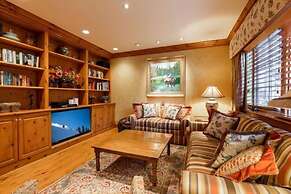 Townhome in Beaver Creek with Mountain View by RedAwning