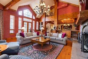 Townhome in Beaver Creek with Mountain View by RedAwning