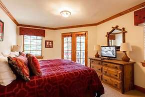 Townhome in Beaver Creek with Mountain View by RedAwning