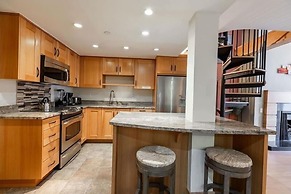 Condo with Hot Tub Free Garage Parking by RedAwning