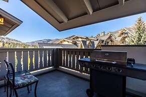 Condo with Hot Tub Free Garage Parking by RedAwning