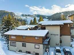 All Seasons Great Condo that is close to Gondola by RedAwning