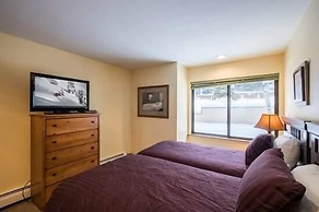 Breakaway West Condo with Easy Access to Ski Lifts by RedAwning