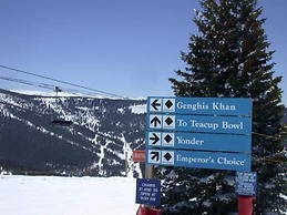 Breakaway West Condo with Easy Access to Ski Lifts by RedAwning