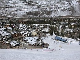 Breakaway West Condo with Easy Access to Ski Lifts by RedAwning