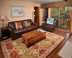 Townsend Place Ski-In Ski-Out Access Condo by RedAwning