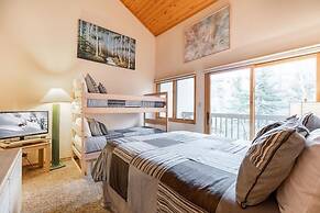 Townsend Place Ski-In Ski-Out Access Condo by RedAwning