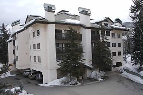 Townsend Place Ski-In Ski-Out Access Condo by RedAwning
