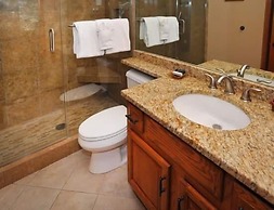 Townsend Place Ski-In Ski-Out Access Condo by RedAwning