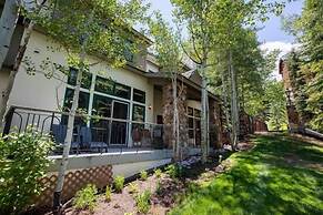 Ski-in Ski-out Townhome in Beaver Creek by RedAwning