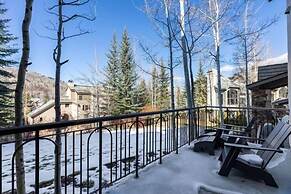 Ski-in Ski-out Townhome in Beaver Creek by RedAwning