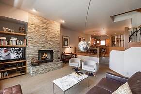 Ski-in Ski-out Townhome in Beaver Creek by RedAwning