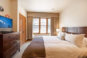 Ski-in Ski-out Townhome in Beaver Creek by RedAwning