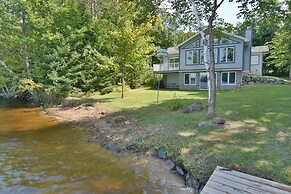 Sandy Shores 2 Bedroom Hotel Room by RedAwning