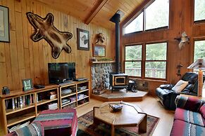 Spacious Cascade Chalet with Cozy Fireplace by RedAwning