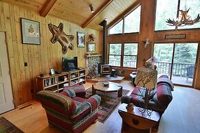 Spacious Cascade Chalet with Cozy Fireplace by RedAwning