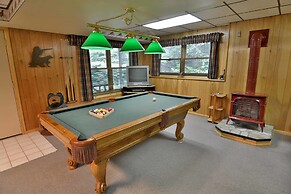 Spacious Cascade Chalet with Cozy Fireplace by RedAwning