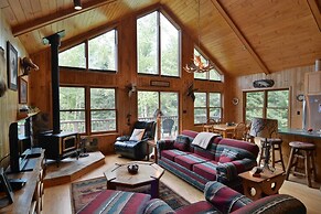 Spacious Cascade Chalet with Cozy Fireplace by RedAwning