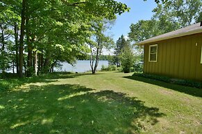 Thirty Point Lodge 3 Bedroom Hotel Room by Redawning