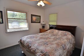 Thirty Point Lodge 3 Bedroom Hotel Room by Redawning