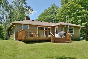 Thirty Point Lodge 3 Bedroom Hotel Room by Redawning