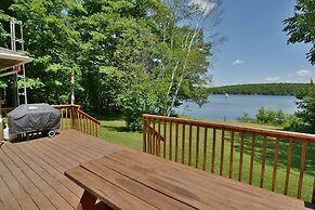 Thirty Point Lodge 3 Bedroom Hotel Room by Redawning