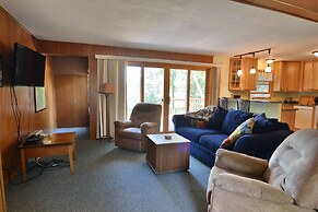 Thirty Point Lodge 3 Bedroom Hotel Room by Redawning