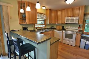 Thirty Point Lodge 3 Bedroom Hotel Room by Redawning