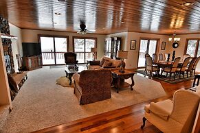 Peace Of Mind On Namakagon 5 Bedroom Hotel Room by RedAwning