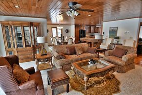 Peace Of Mind On Namakagon 5 Bedroom Hotel Room by RedAwning