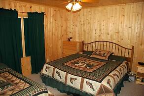 Taylor Lake Point 3 Bedroom Hotel Room by RedAwning