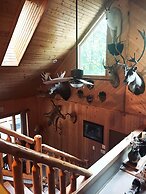 Taylor Lake Point 3 Bedroom Hotel Room by RedAwning