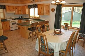 Taylor Lake Point 3 Bedroom Hotel Room by RedAwning
