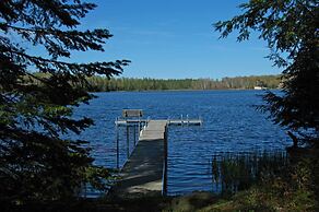 Taylor Lake Point 3 Bedroom Hotel Room by RedAwning