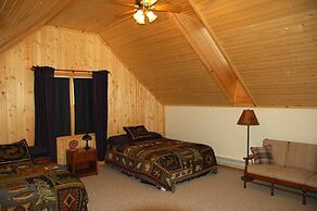 Taylor Lake Point 3 Bedroom Hotel Room by RedAwning