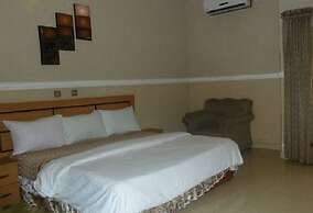 Ritz-Carinton Suites