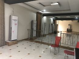 Ritz-Carinton Suites