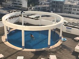 Finikoudes Luxury Apartments