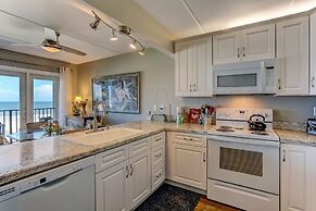 Beach Condo with Spectacular Panoramic Oceanfront Views Free WiFi by R