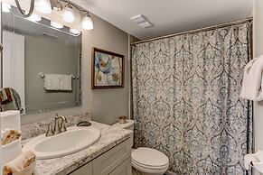 Beach Condo with Spectacular Panoramic Oceanfront Views Free WiFi by R