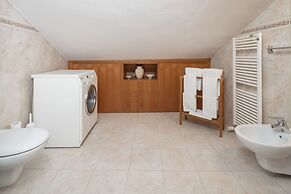 Ve.N.I.Ce Cera Angels's Attic