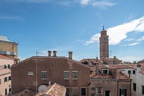 Ve.N.I.Ce Cera Angels's Attic