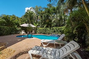 Sunkissed 3 Bedroom Townhouse by RedAwning