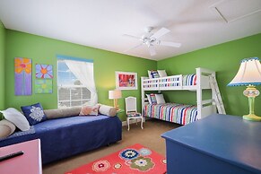 Sunkissed 3 Bedroom Townhouse by RedAwning