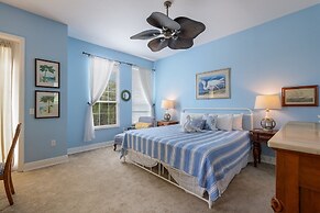 Sunkissed 3 Bedroom Townhouse by RedAwning