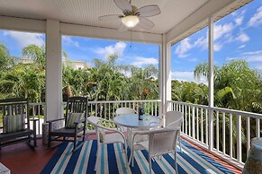 Sunkissed 3 Bedroom Townhouse by RedAwning