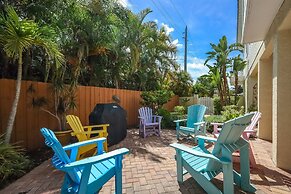 Sunkissed 3 Bedroom Townhouse by RedAwning